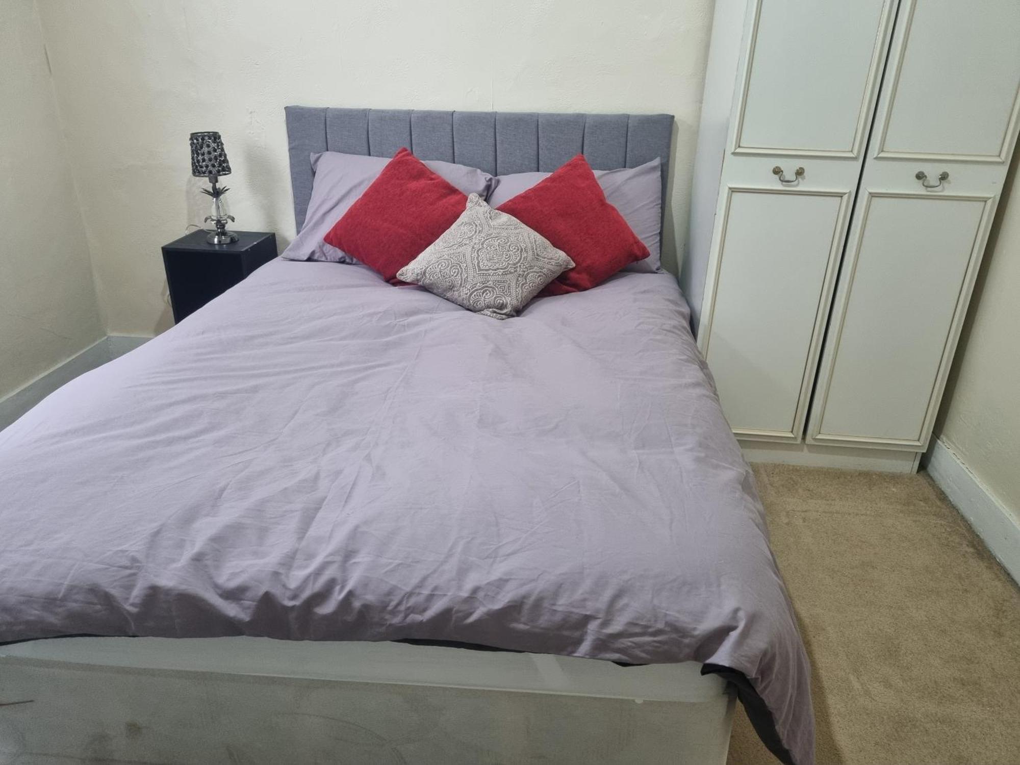 Private Rooms In Croydon London Thornton Heath Exterior photo